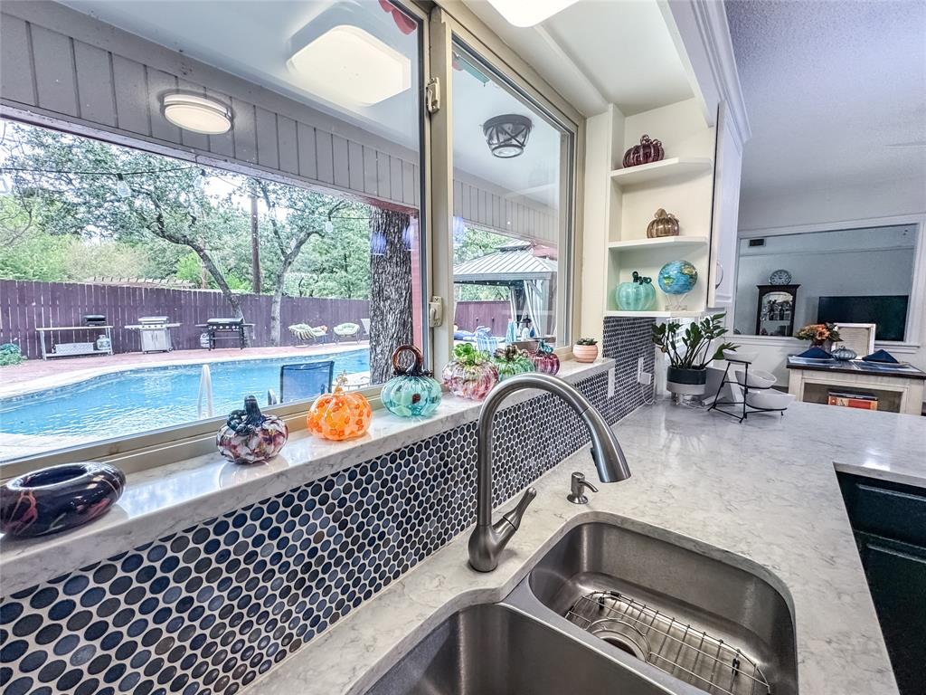 4805 Bonneville Drive, Arlington, TX 76016