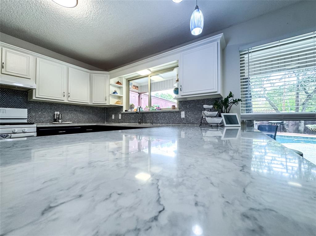 4805 Bonneville Drive, Arlington, TX 76016