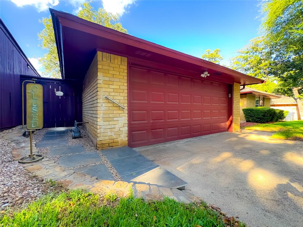 4805 Bonneville Drive, Arlington, TX 76016