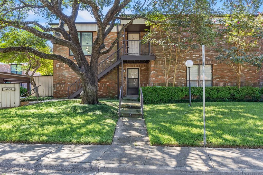 6060 Birchbrook Dr #262 in the Danbury Condominiums community 6060 Birchbrook Dr #262 in the Danbury Condominiums community