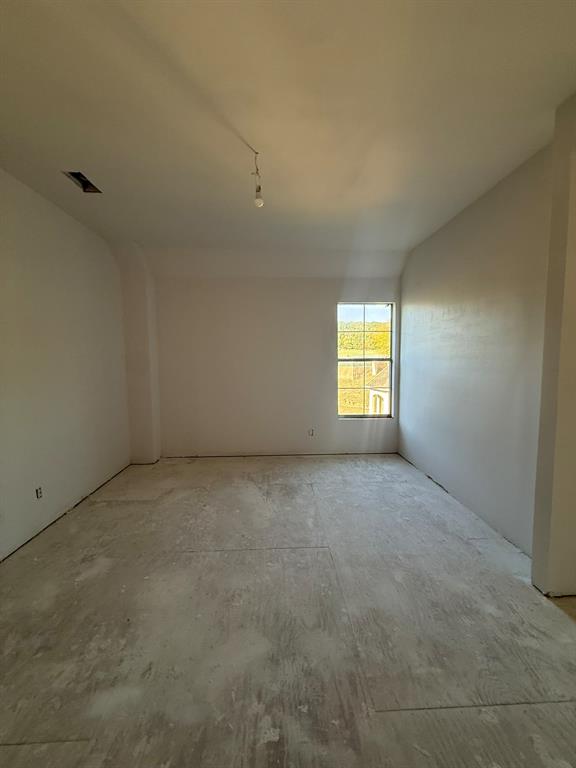 304 La Reata Court, Cedar Hill, TX 75104