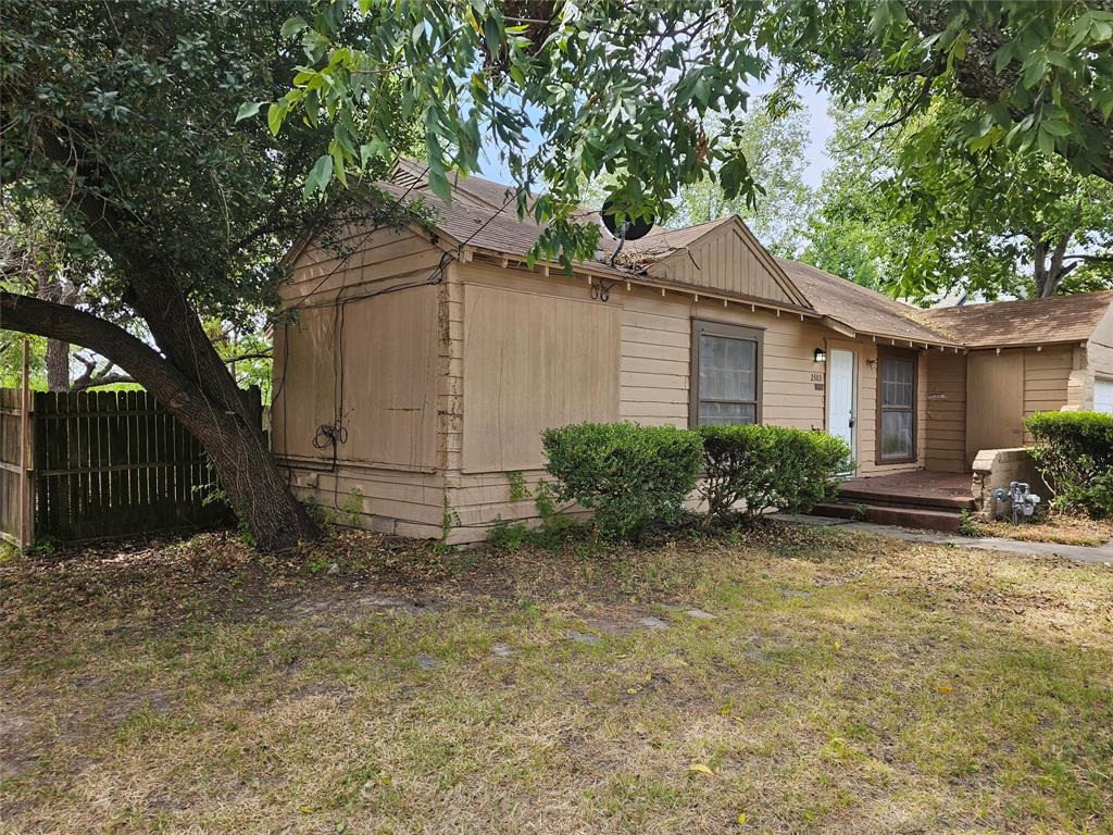 2503 Stanford Street, Greenville, TX 75401