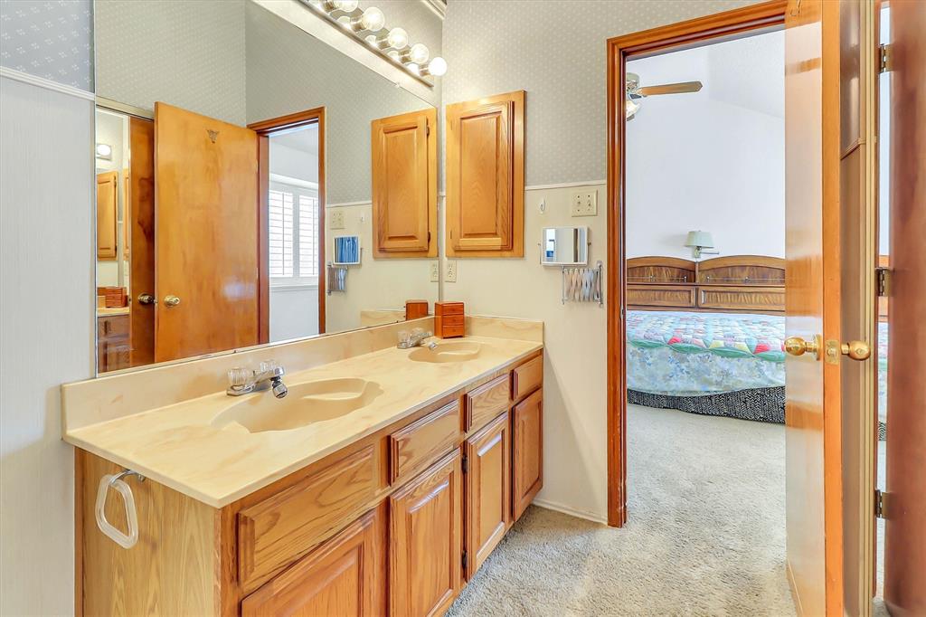 5235 Clover Haven Street, Dallas, TX 75227