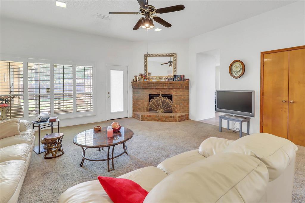 5235 Clover Haven Street, Dallas, TX 75227