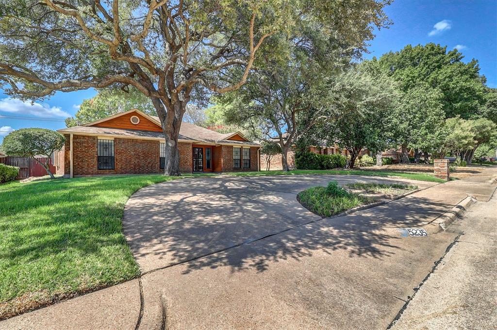 5235 Clover Haven Street, Dallas, TX 75227