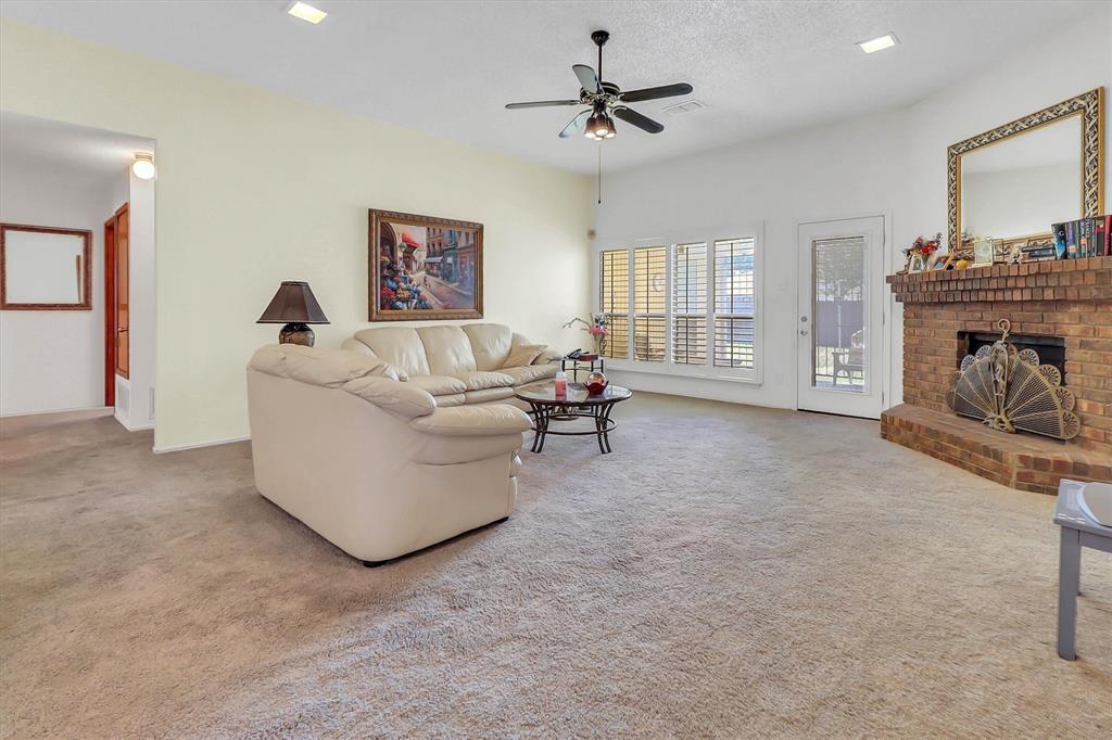 5235 Clover Haven Street, Dallas, TX 75227