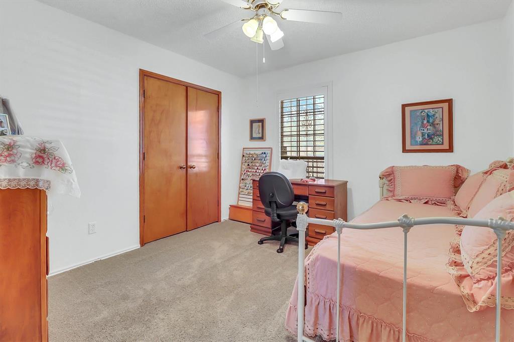 5235 Clover Haven Street, Dallas, TX 75227