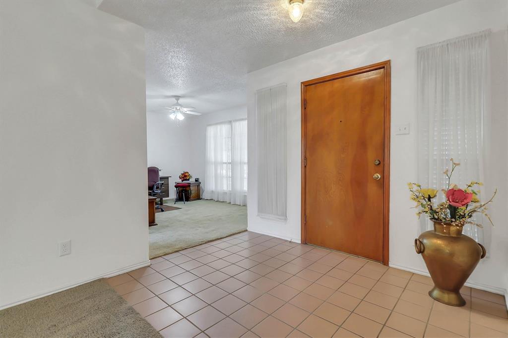5235 Clover Haven Street, Dallas, TX 75227