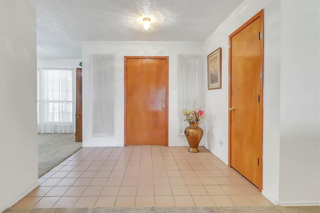 5235 Clover Haven Street, Dallas, TX 75227