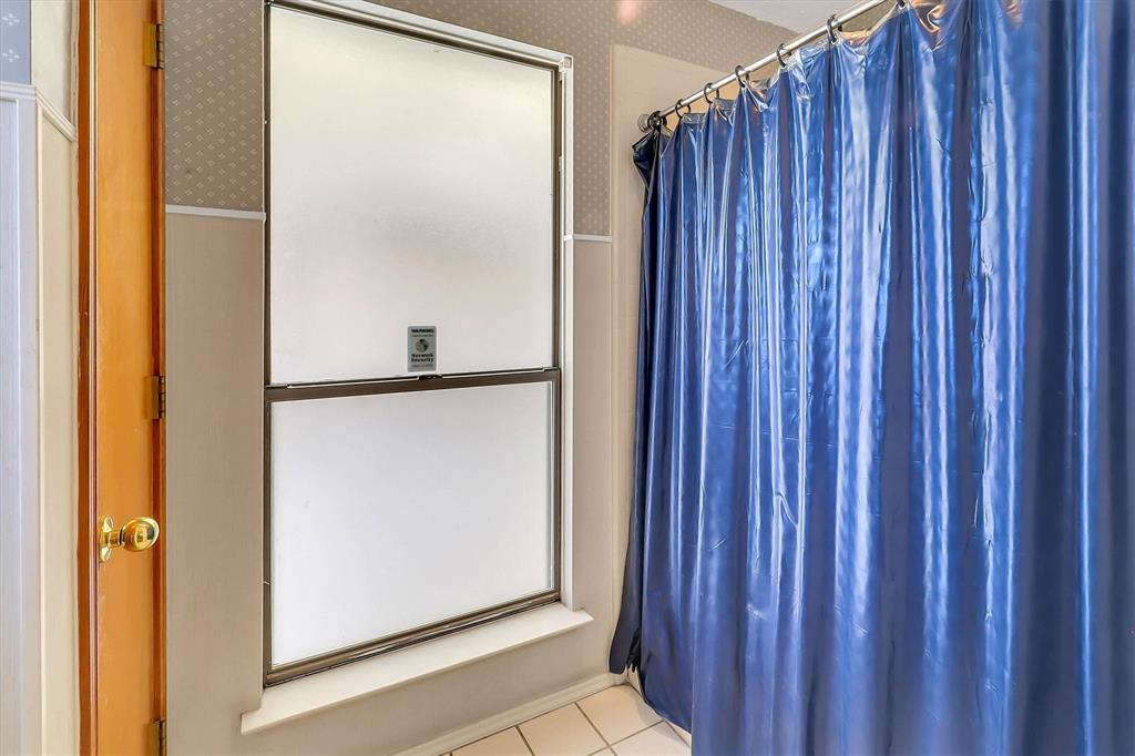 5235 Clover Haven Street, Dallas, TX 75227
