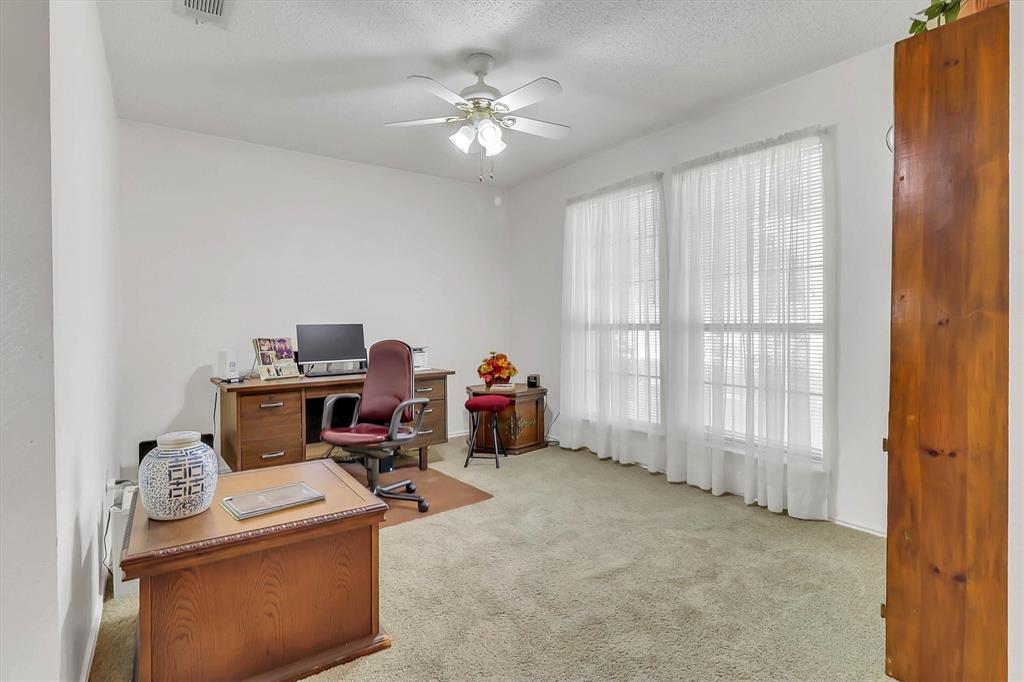 5235 Clover Haven Street, Dallas, TX 75227