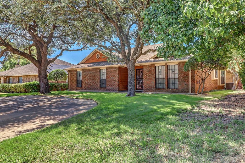 5235 Clover Haven Street, Dallas, TX 75227
