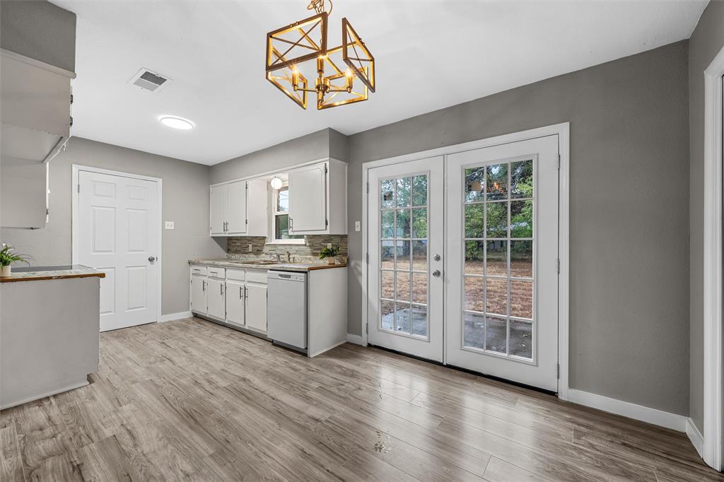 311 S Barbara Street, Lacy Lakeview, TX 76705