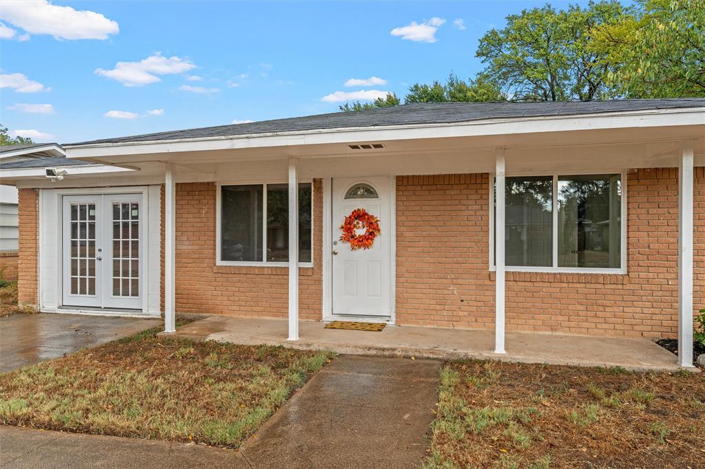311 S Barbara Street, Lacy Lakeview, TX 76705