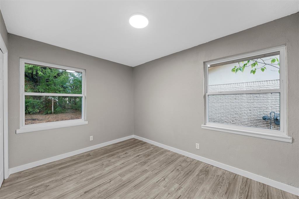 311 S Barbara Street, Lacy Lakeview, TX 76705