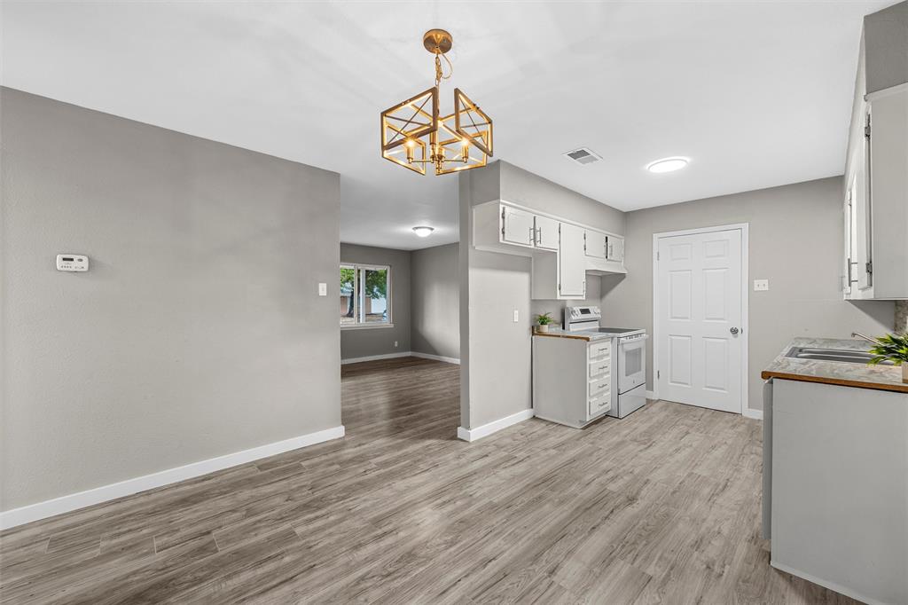 311 S Barbara Street, Lacy Lakeview, TX 76705