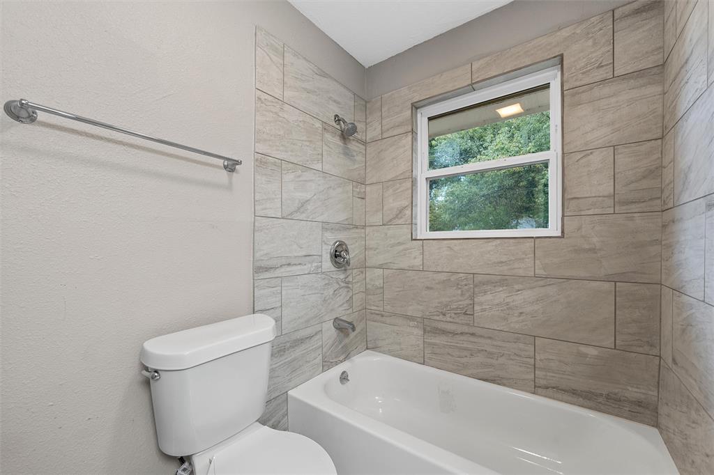 311 S Barbara Street, Lacy Lakeview, TX 76705