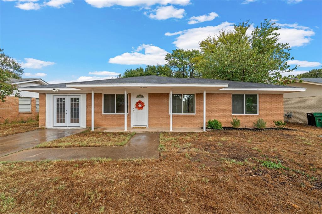 311 S Barbara Street, Lacy Lakeview, TX 76705