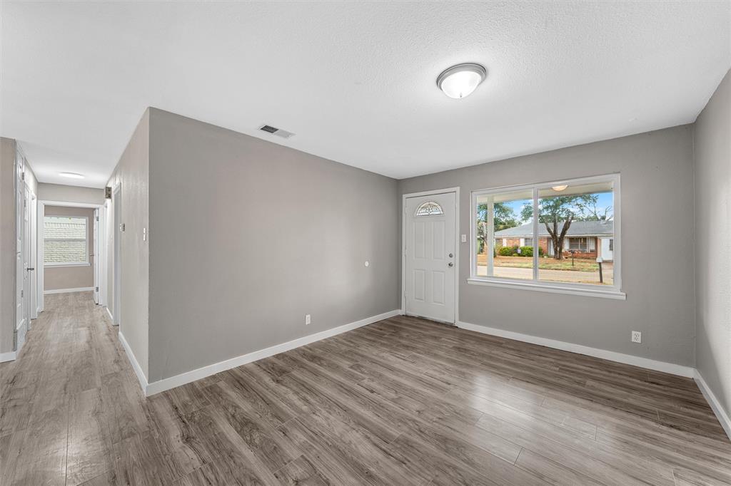 311 S Barbara Street, Lacy Lakeview, TX 76705
