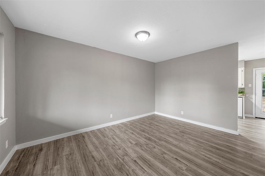 311 S Barbara Street, Lacy Lakeview, TX 76705