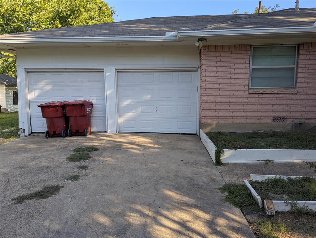 Attached 2-car garage with driveway access.
