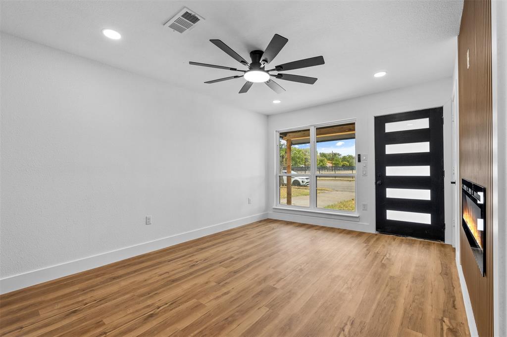 565 alcorn Avenue, Dallas, TX 75217 565 alcorn Avenue, Dallas, TX 75217