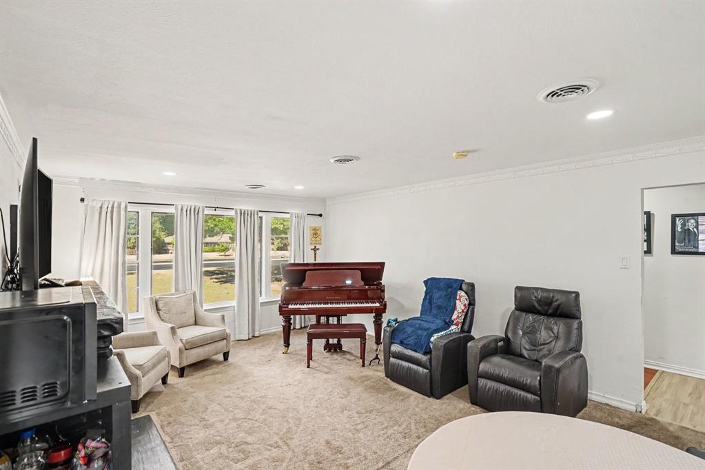 1405 N Buckner Boulevard, Dallas, TX 75218