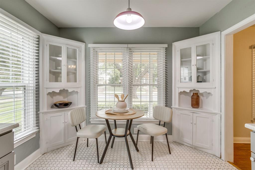 303 Harbin Avenue, Waxahachie, TX 75165
