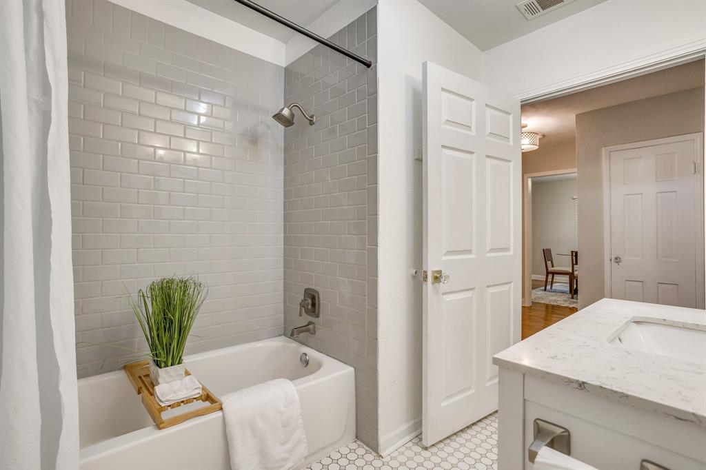 303 Harbin Avenue, Waxahachie, TX 75165