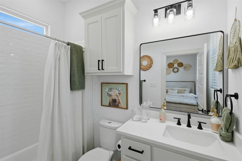 2181 Middlewood Circle, Granbury, TX 76049