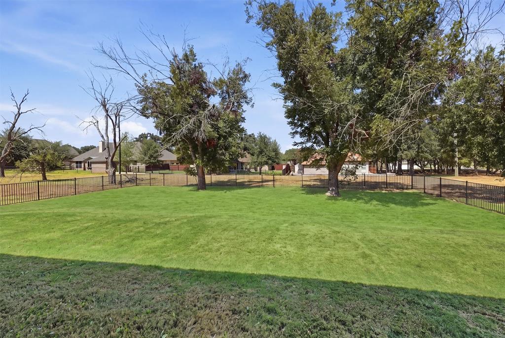2181 Middlewood Circle, Granbury, TX 76049
