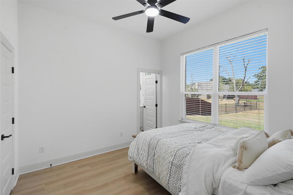 2181 Middlewood Circle, Granbury, TX 76049