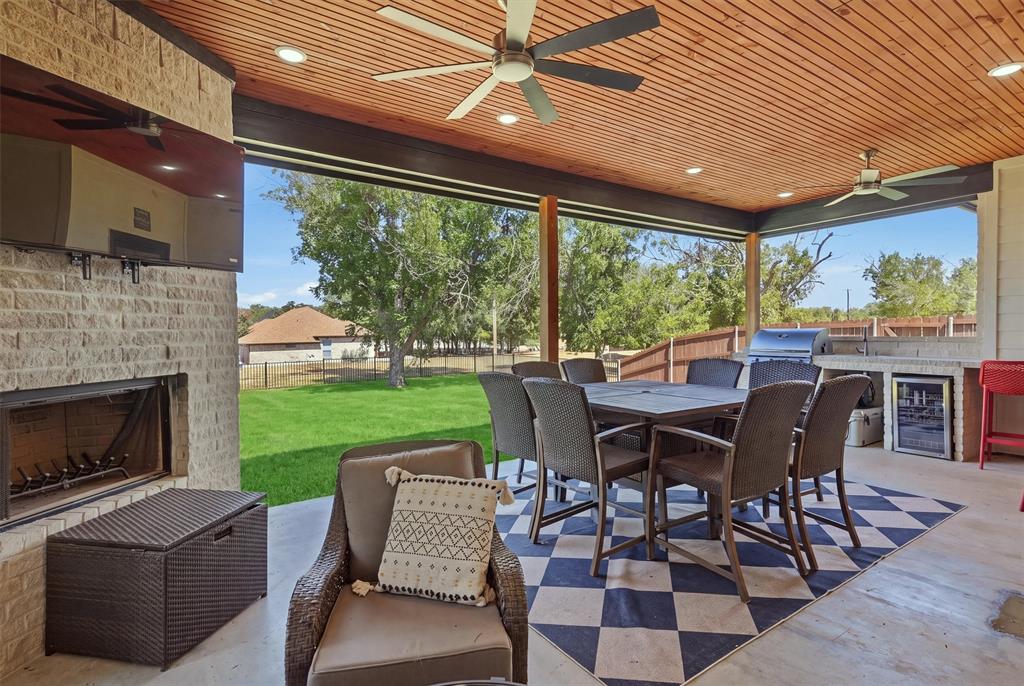 2181 Middlewood Circle, Granbury, TX 76049