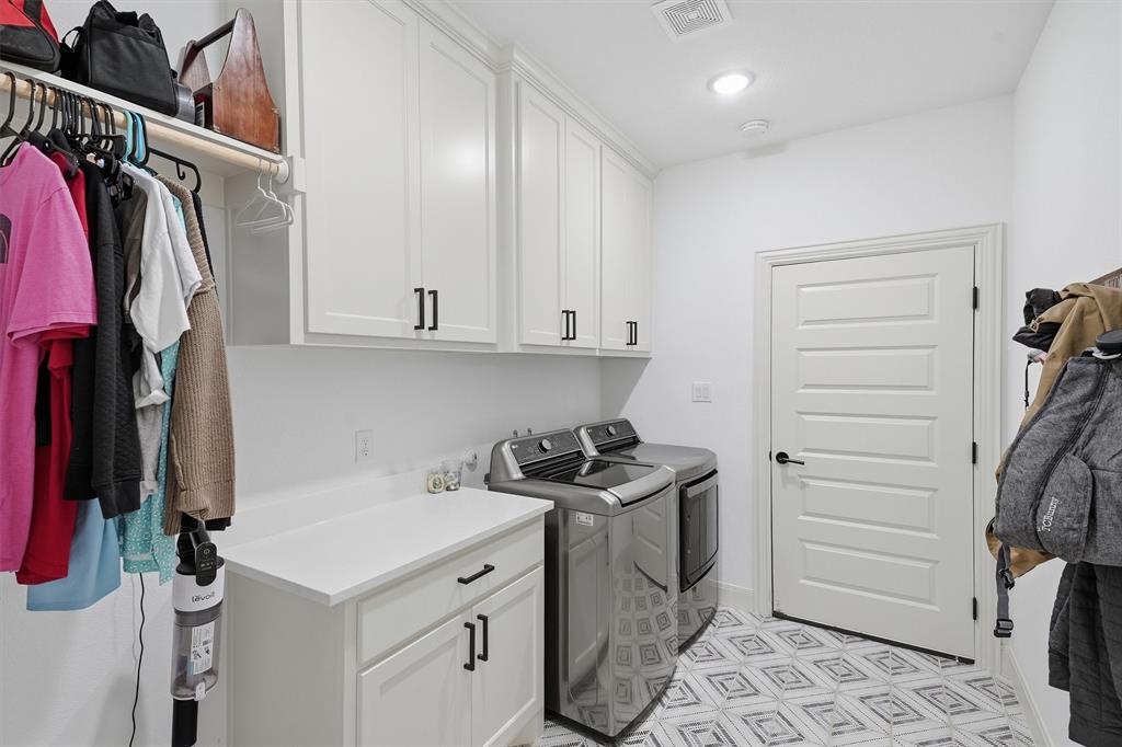 2181 Middlewood Circle, Granbury, TX 76049