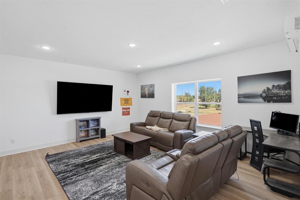 2181 Middlewood Circle, Granbury, TX 76049