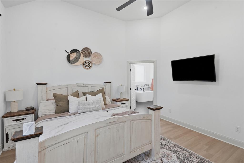 2181 Middlewood Circle, Granbury, TX 76049