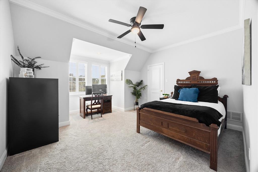 2nd floor guest room