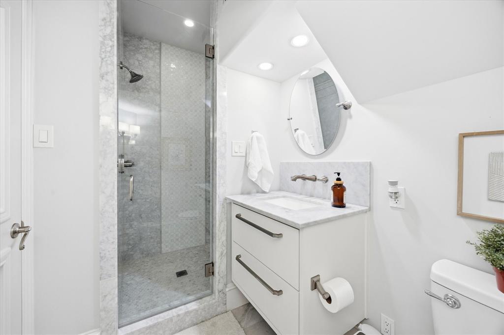 1st Floor full bath