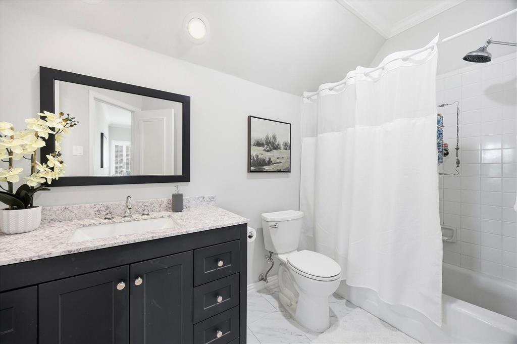 2nd floor bathroom
