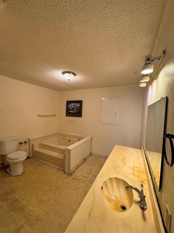 4003 Cherokee Court, Granbury, TX 76048