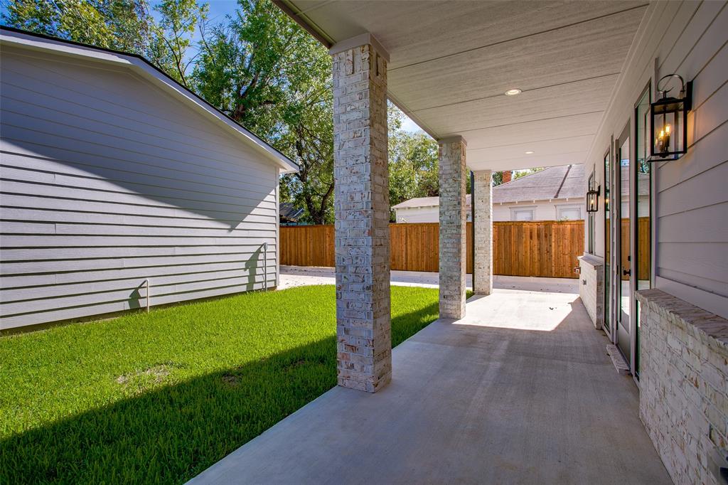 424 N Denver Street, Dallas, TX 75203
