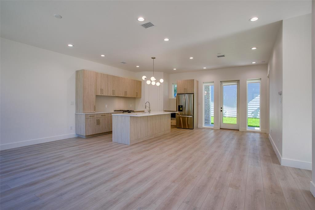 424 N Denver Street, Dallas, TX 75203 424 N Denver Street, Dallas, TX 75203