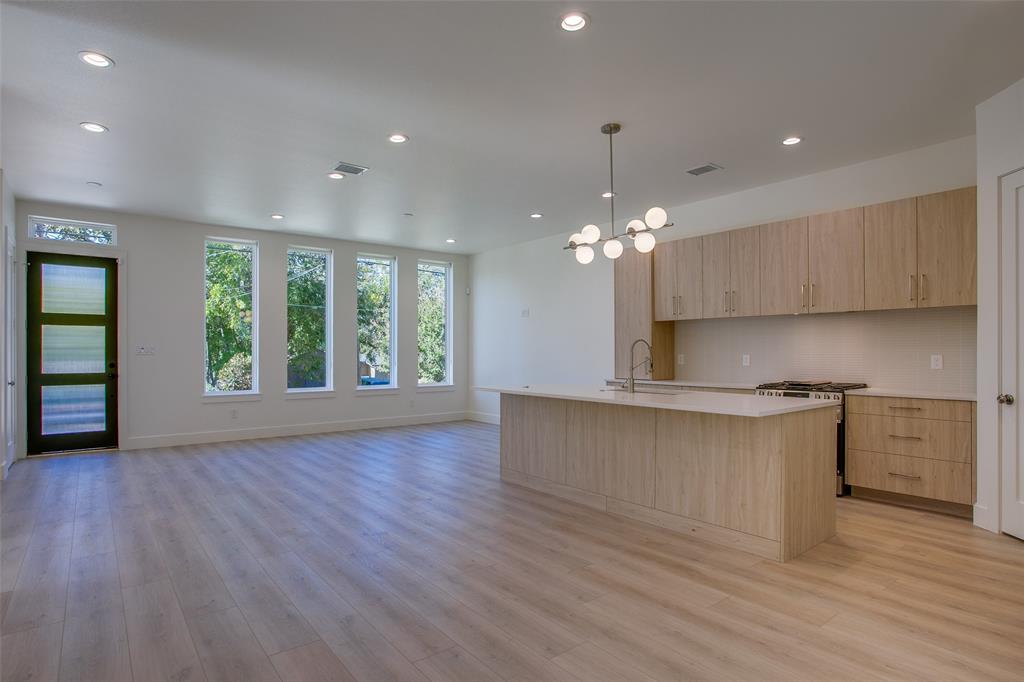 424 N Denver Street, Dallas, TX 75203 424 N Denver Street, Dallas, TX 75203