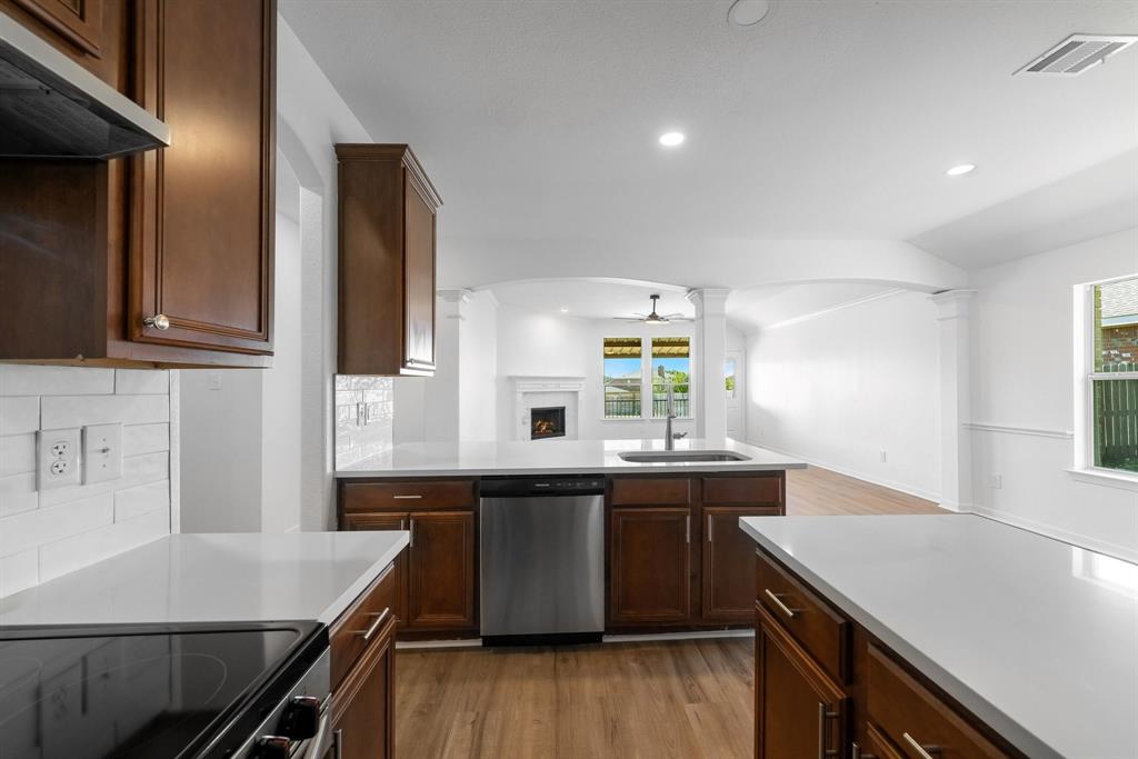 914 Hitchcock Circle, Duncanville, TX 75137