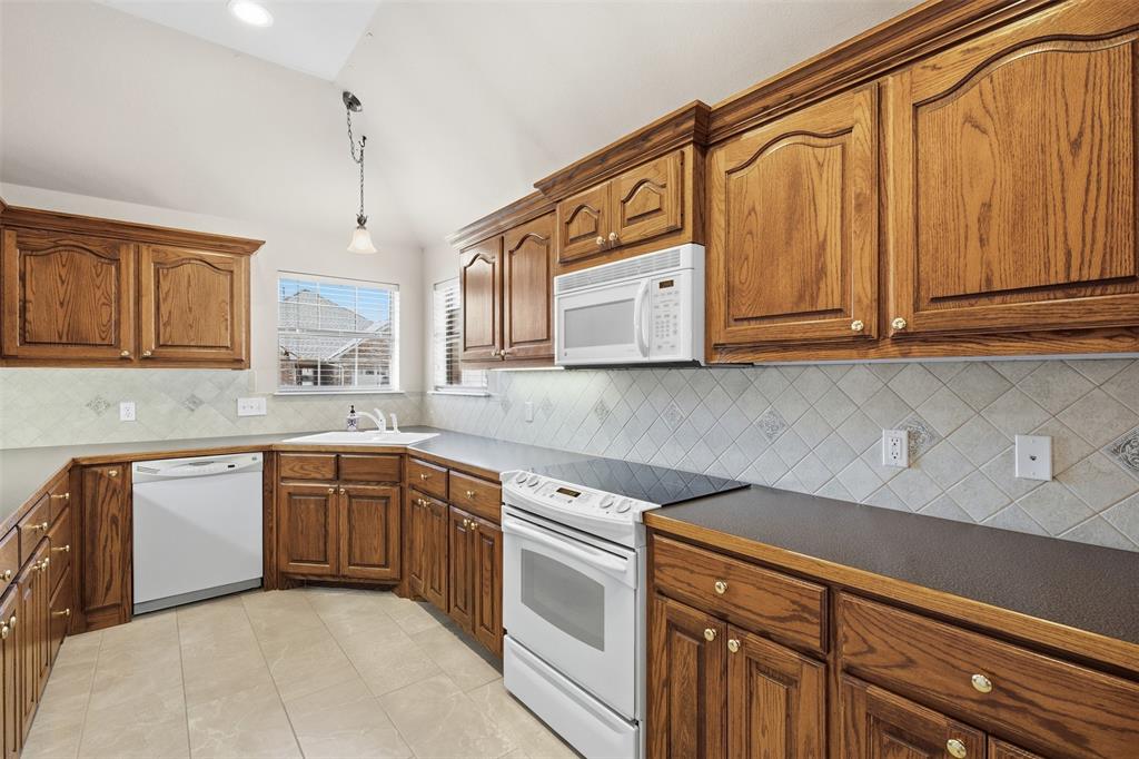 103 Crestway Drive, #26, Cedar Hill, TX 75104