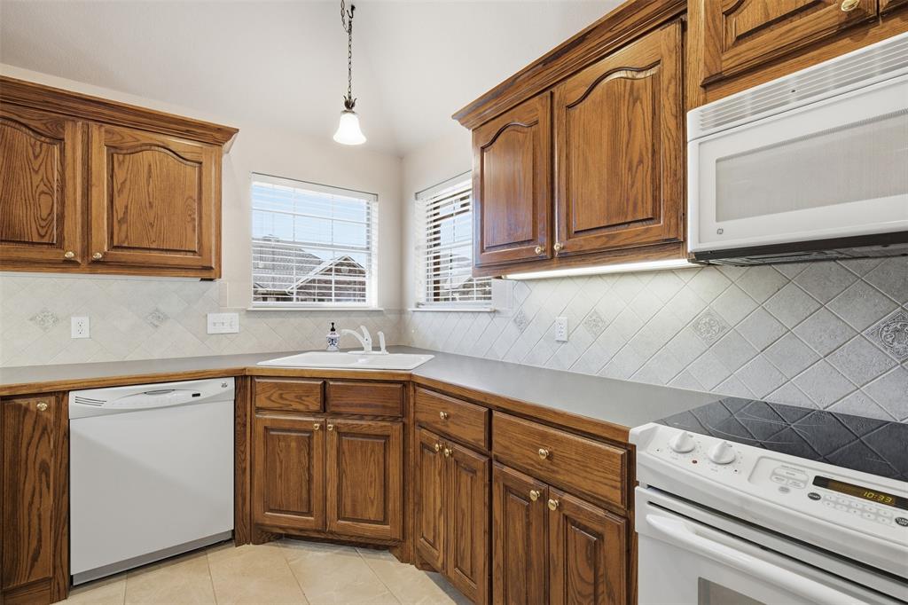 103 Crestway Drive, #26, Cedar Hill, TX 75104