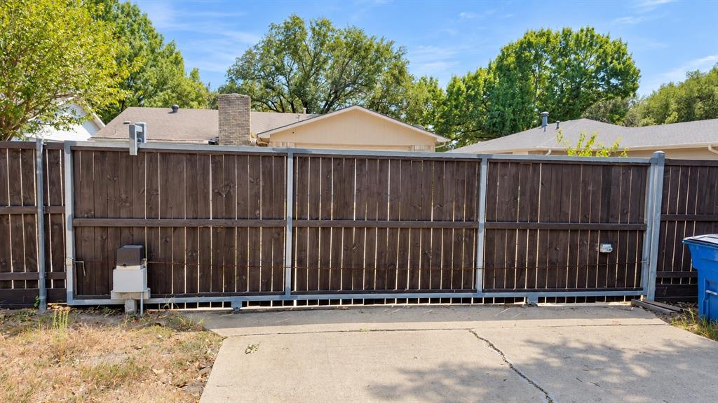 8508 Londonderry Lane, Dallas, TX 75228