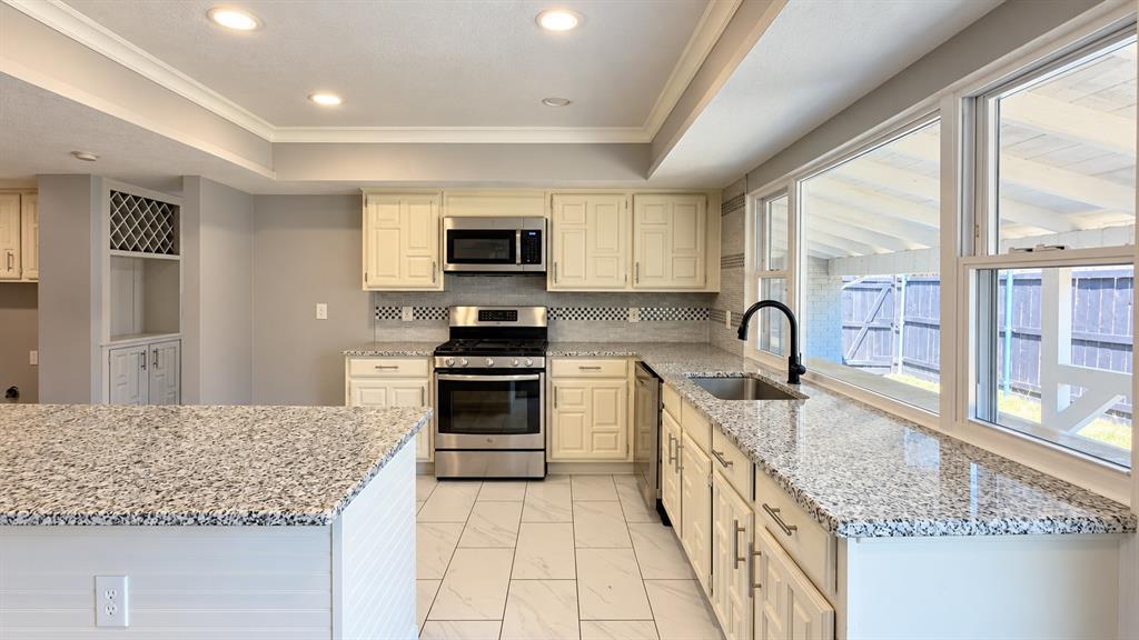 8508 Londonderry Lane, Dallas, TX 75228