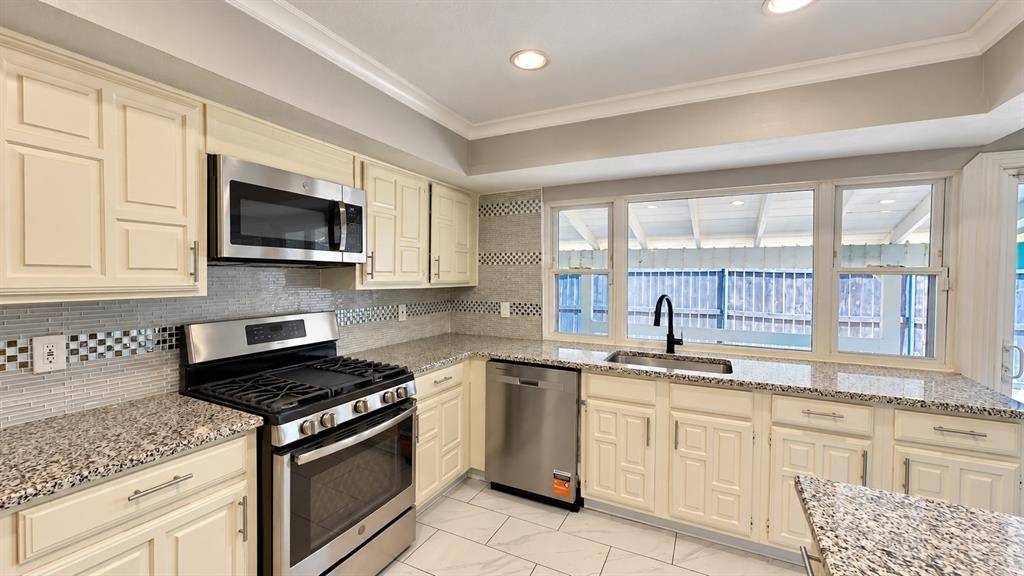8508 Londonderry Lane, Dallas, TX 75228