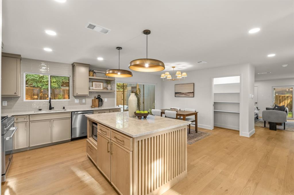 6530 Southpoint Drive, Dallas, TX 75248